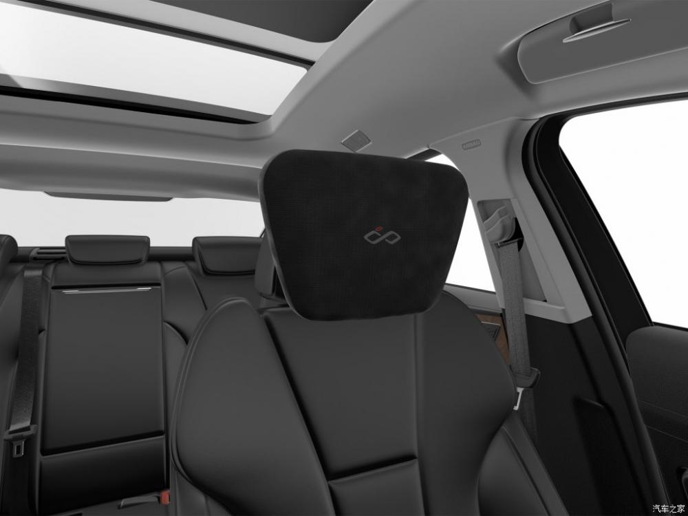 Logo 60 trên tựa đầu ghế của Hồng Kỳ H5 60th Anniversary Edition