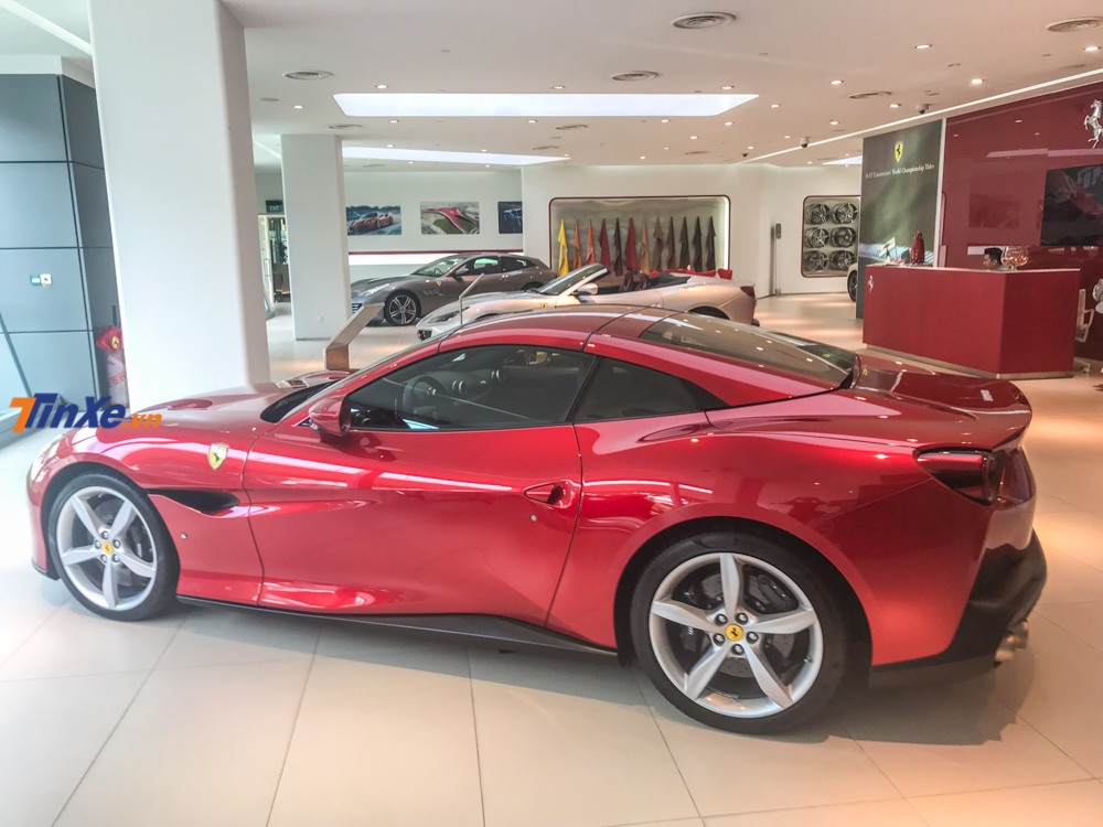 Đại lý Ferrari Singapore trưng bày đến 2 chiếc Portofino