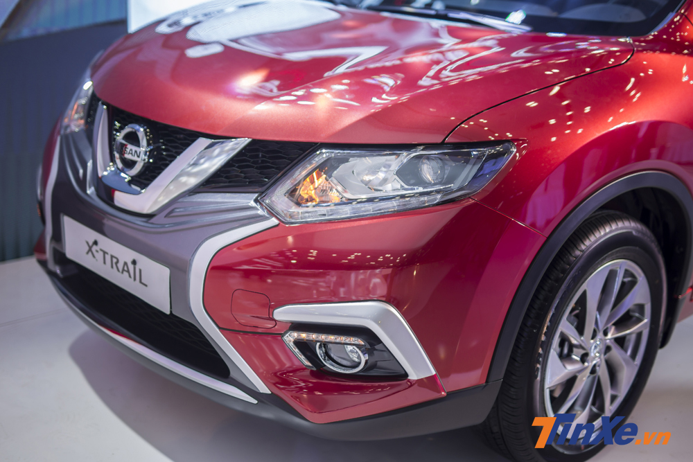 Xe cũng được trang bị hệ thống đèn chiếu sáng dạng LED cùng đèn định vị ban ngày thiết kế theo kiểu dáng một chiếc Boomerang.Xe cũng được trang bị hệ thống đèn chiếu sáng dạng LED cùng đèn định vị ban ngày thiết kế theo kiểu dáng một chiếc Boomerang. Hốc đèn sương mù cũng đã được tái thiết kế lại ấn Xe cũng được trang bị hệ thống đèn chiếu sáng dạng LED cùng đèn định vị ban ngày thiết kế theo kiểu dáng một chiếc Boomerang.Xe cũng được trang bị hệ thống đèn chiếu sáng dạng LED cùng đèn định vị ban ngày thiết kế theo kiểu dáng một chiếc Boomerang. Hốc đèn sương mù cũng đã được tái thiết kế lại ấn