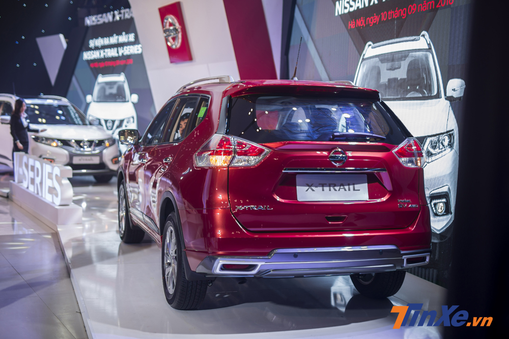 Đuôi xe cũng được tái thiết kế với cản sau mới và ống xả kép ôm hai bên. Đuôi xe cũng được tái thiết kế với cản sau mới và ống xả kép ôm hai bên.