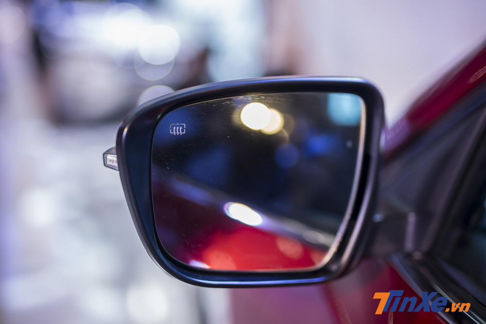 Không chỉ có vậy, gương chiếu hậu của Nissan X-Trail V-Series còn được tích hợp cả hệ thống sưởi gương.... Không chỉ có vậy, gương chiếu hậu của Nissan X-Trail V-Series còn được tích hợp cả hệ thống sưởi gương....