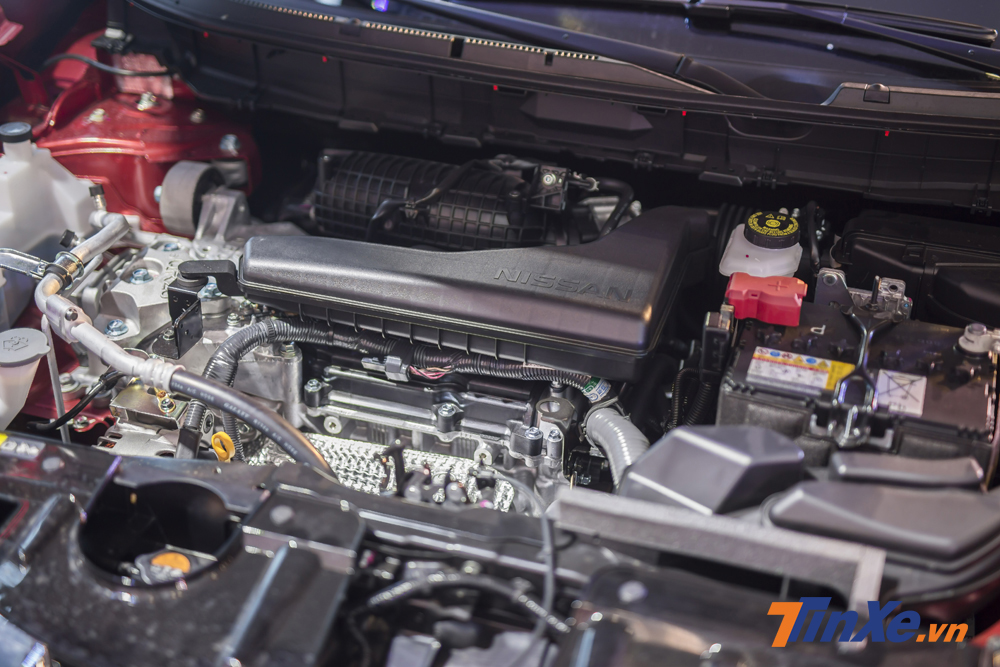 Nissan X-Trail V-Series được trang bị với hai phiên bản động cơ là 2.0L và 2.5L mang đến sức mạnh 142 mã lực và 169 mã lực. Nissan X-Trail V-Series được trang bị với hai phiên bản động cơ là 2.0L và 2.5L mang đến sức mạnh 142 mã lực và 169 mã lực.