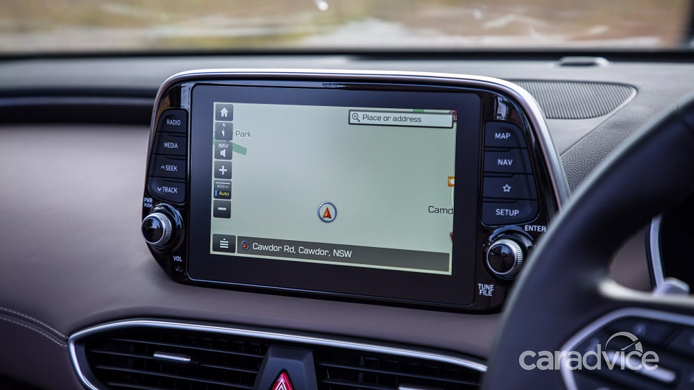 Màn hình thông tin giải trí của Hyundai Santa Fe Cabriolet Màn hình thông tin giải trí của Hyundai Santa Fe Cabriolet