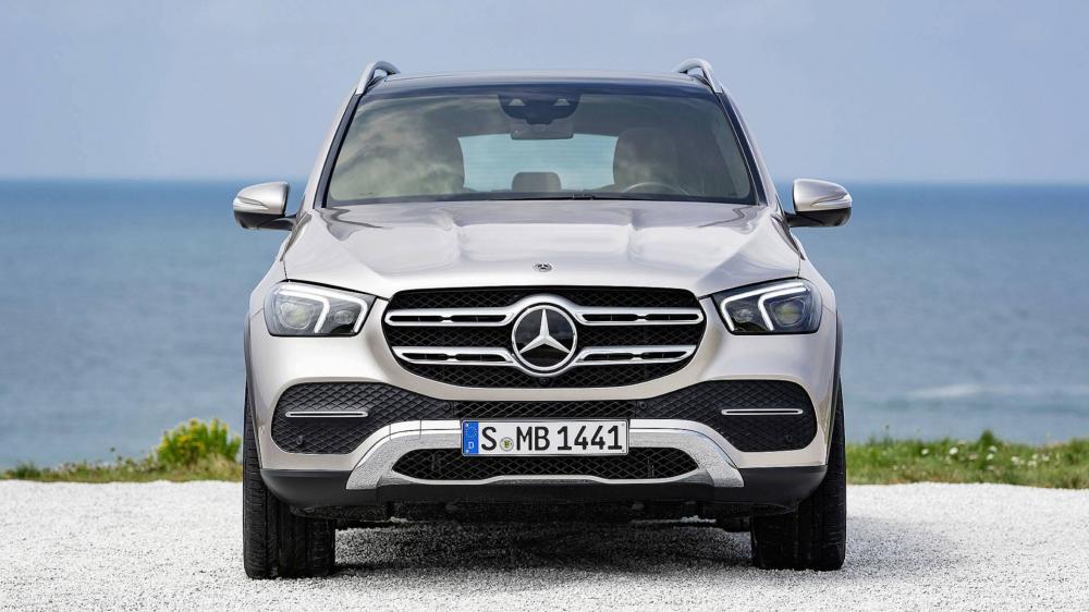 Mercedes-Benz GLE 2019 có đèn pha và lưới tản nhiệt mới