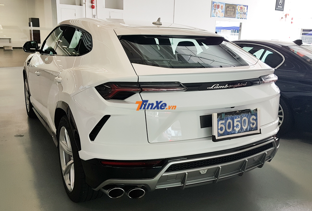 Tuy nhiên, giới nhà giàu Singapore phải chi trả số tiền lên đến 13,5 tỷ đồng cho siêu SUV Lamborghini Urus