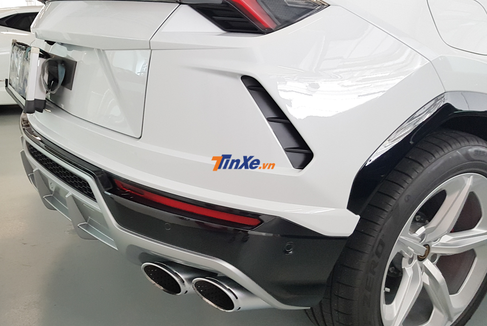 Lamborghini Urus chỉ mất thời gian 3,6 giây để tăng tốc từ 0-100 km/h