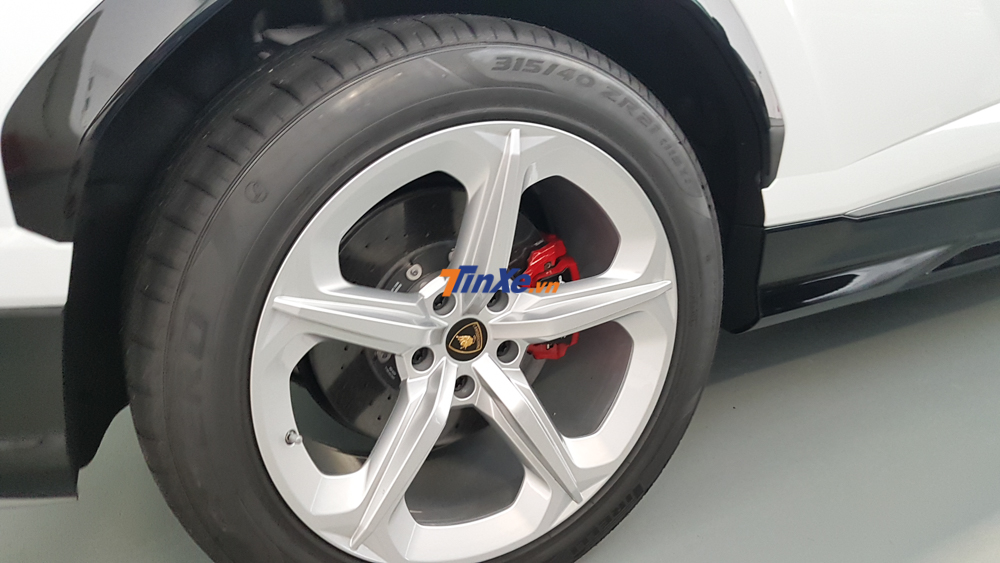 Lamborghini trang bị bộ vành có kích thước từ 21 đến 23 inch cho các khách hàng lựa chọn