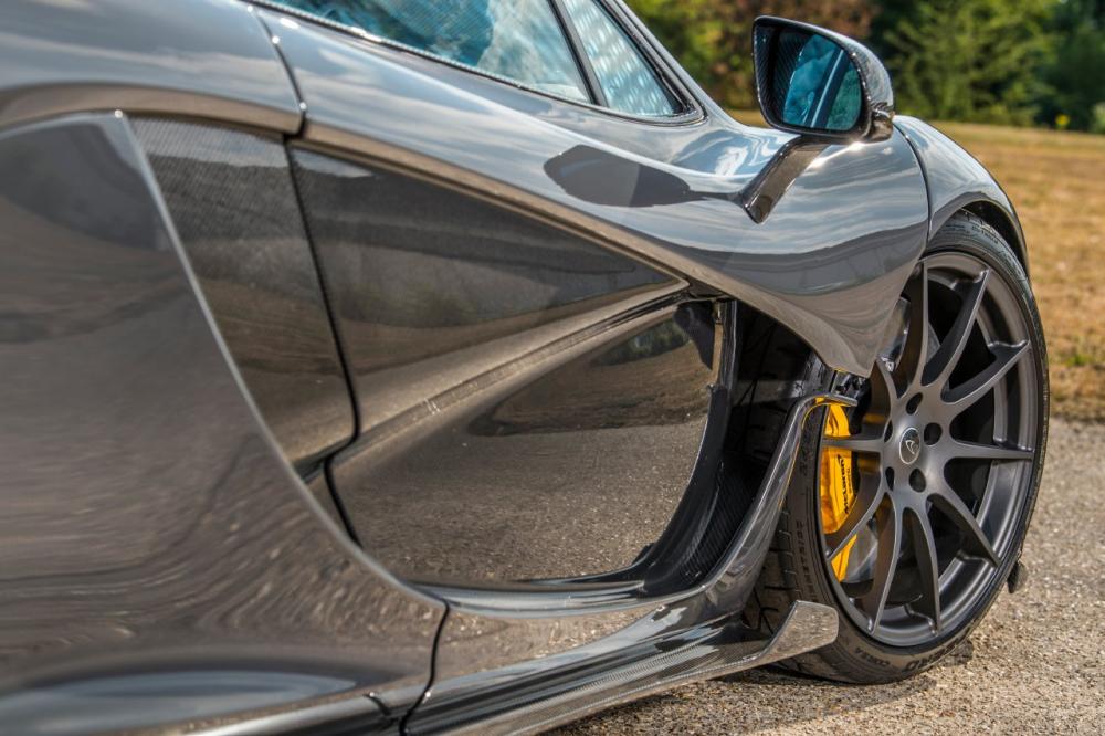 Chiếc siêu xe triệu đô McLaren P1 của Jenson Button chỉ mới lăn bánh khoảng 885 km Chiếc siêu xe triệu đô McLaren P1 của Jenson Button chỉ mới lăn bánh khoảng 885 km