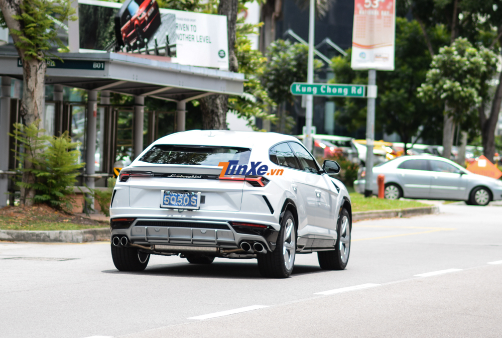 Hiện Lamborghini Urus đã đoạt danh hiệu chiếc SUV nhanh nhất thế giới từ tay Bentley Bentayga.