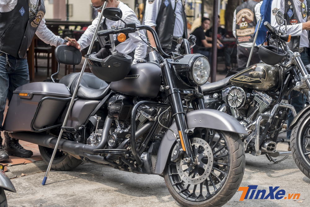 Harley-Davidson Roadking Special cũng xuất hiện.