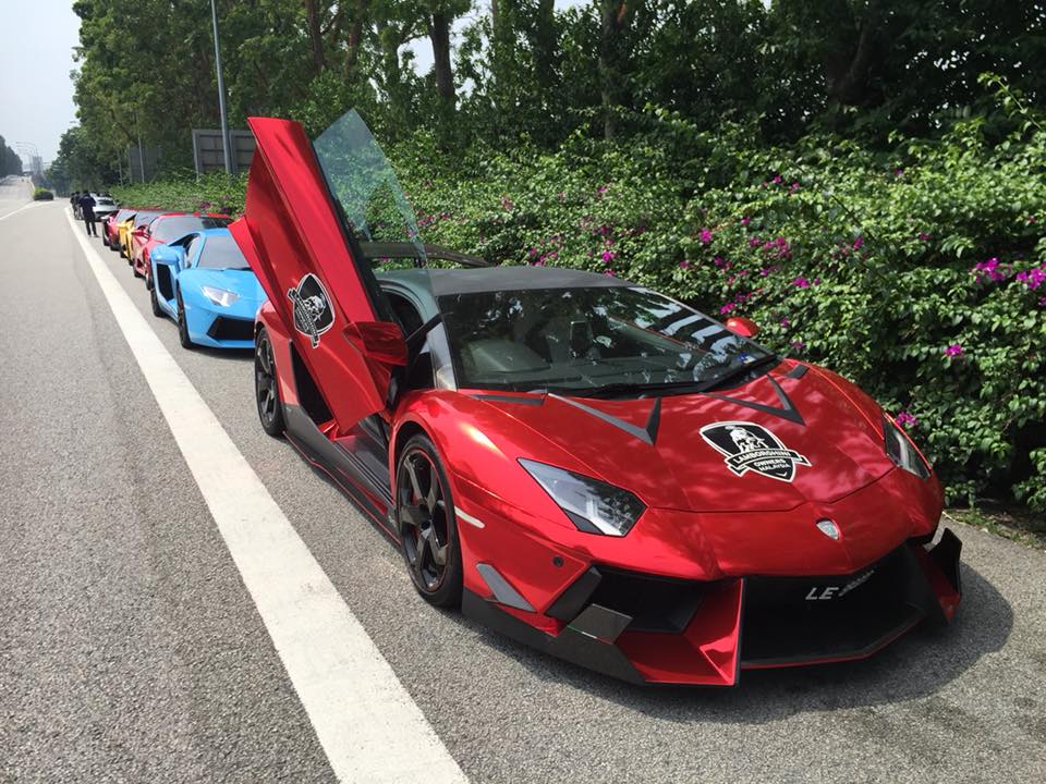 Dàn siêu xe Lamborghini Singapore tụ tập cùng nhau Dàn siêu xe Lamborghini Singapore tụ tập cùng nhau