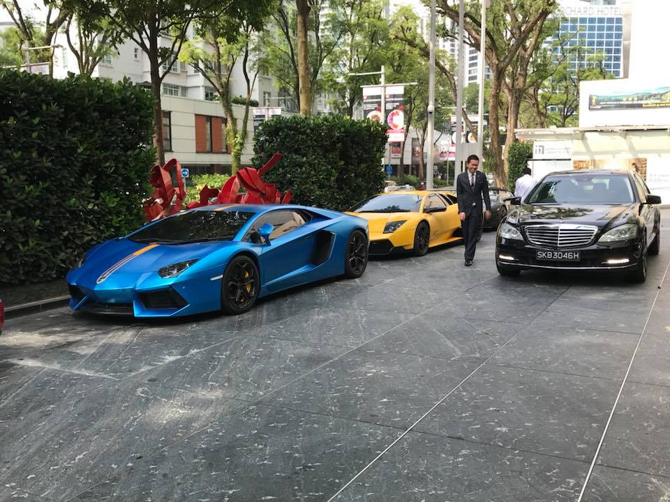 Aventador LP700-4 và Murcielago LP670-4 SV khoe dáng cùng nhau Aventador LP700-4 và Murcielago LP670-4 SV khoe dáng cùng nhau