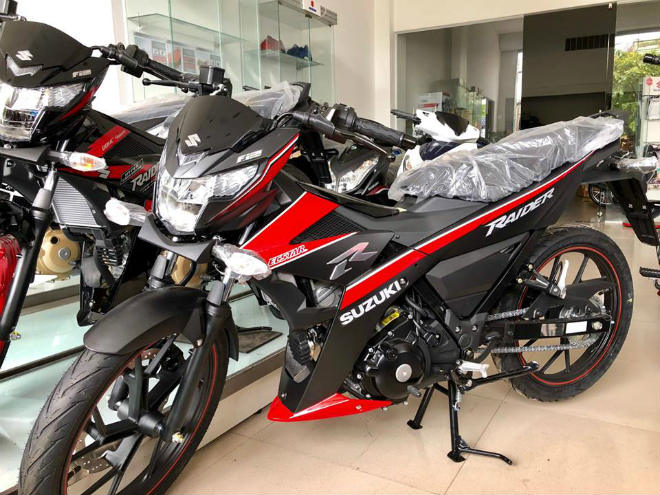 Suzuki Raider R150 Yoshimura tại đại lý