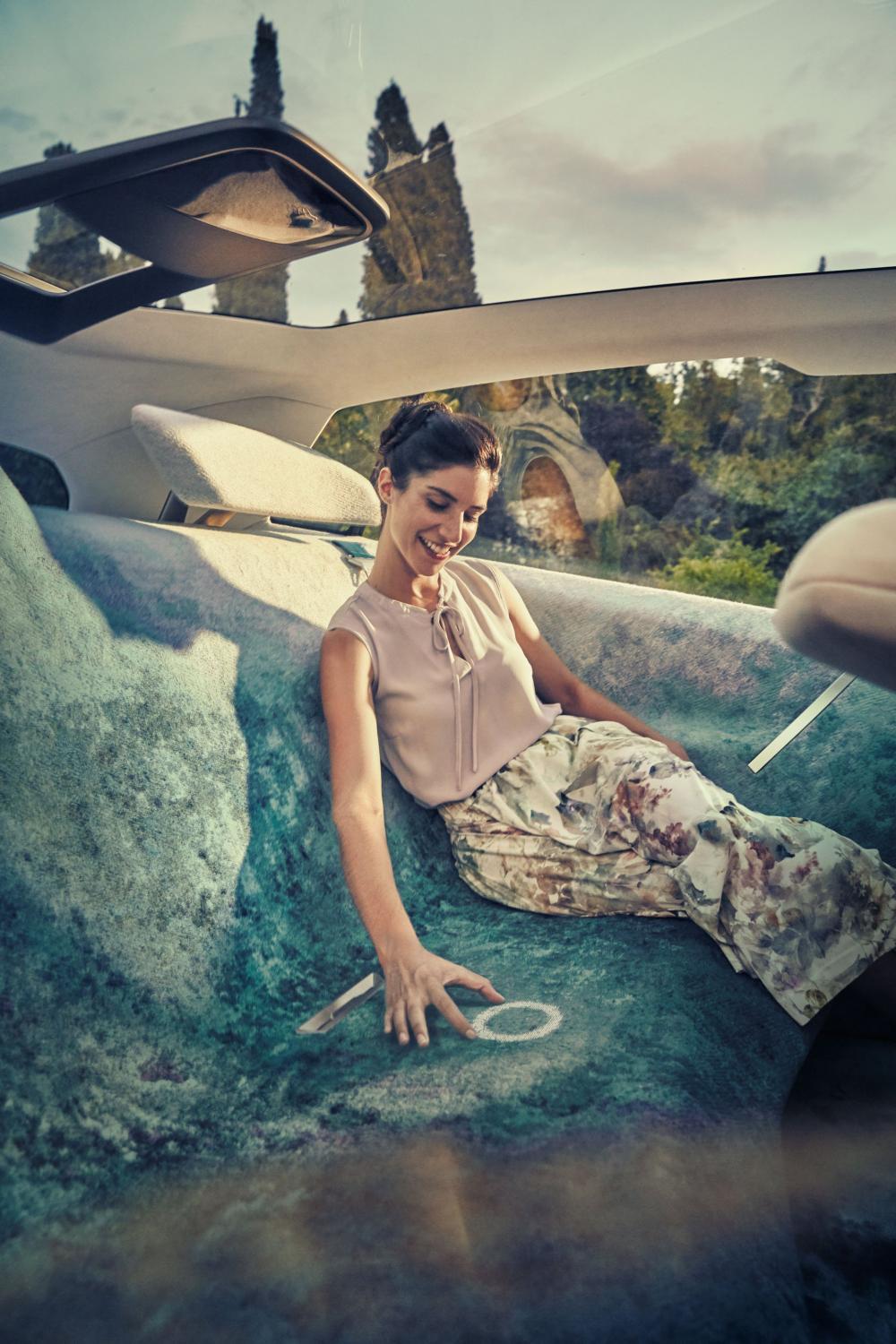 Không gian nội thất như phòng khách của BMW Vision iNext