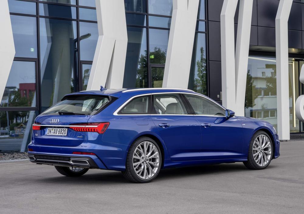Nóc của Audi A6 Avant 2019 dốc về phía sau phong cách hơn Nóc của Audi A6 Avant 2019 dốc về phía sau phong cách hơn