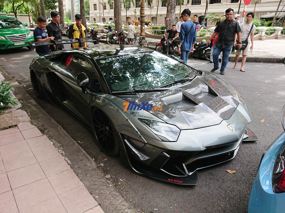 Lamborghini Aventador LP700-4 với bộ body kit bản giới hạn Limited Edition 50 Lamborghini Aventador LP700-4 với bộ body kit bản giới hạn Limited Edition 50