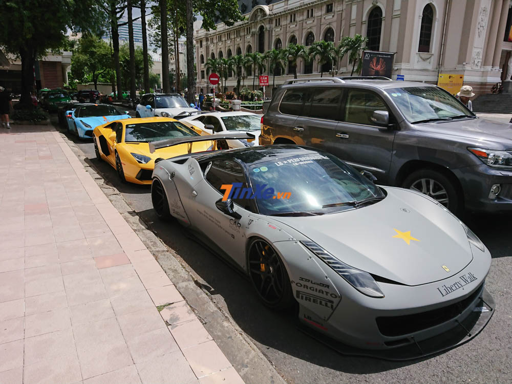 Có đến 6 chiếc siêu xe góp mặt trong buổi họp mặt vào sáng ngày 16/9/2018 tại công trường Lam Sơn Có đến 6 chiếc siêu xe góp mặt trong buổi họp mặt vào sáng ngày 16/9/2018 tại công trường Lam Sơn