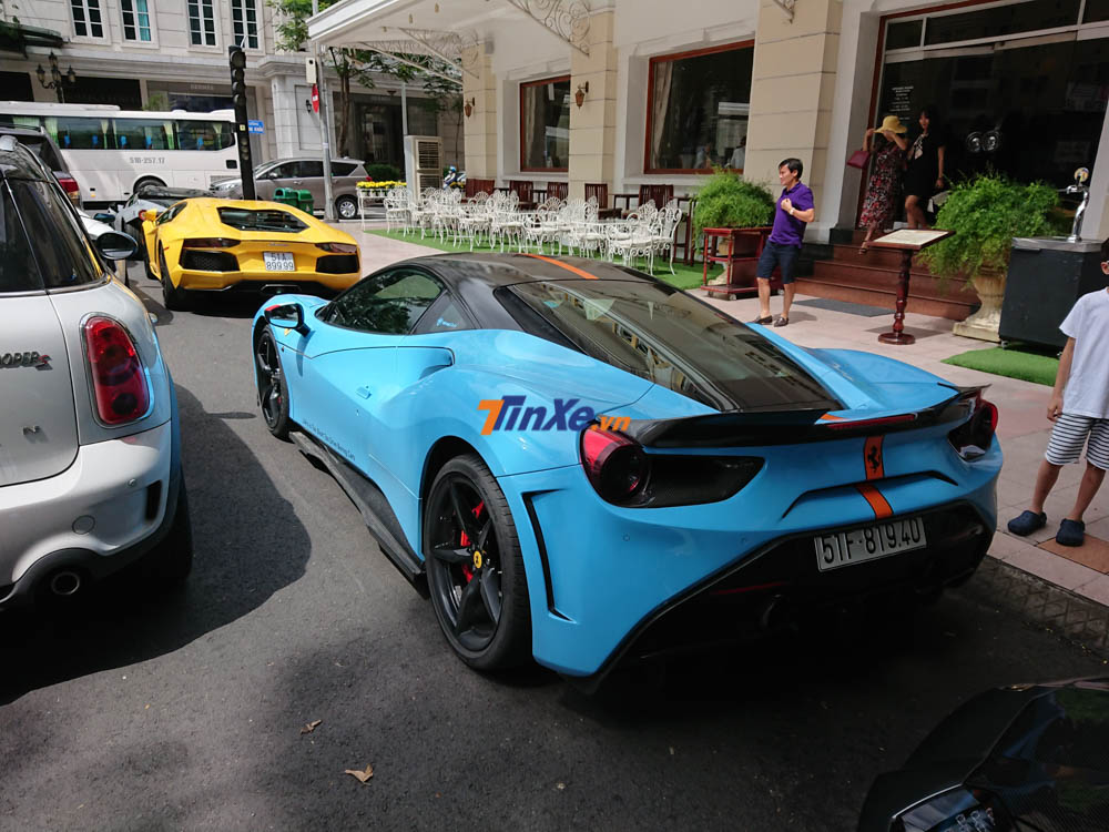 Đáng tiếc siêu ngựa đã được chủ nhân cho gắn lại mâm zin theo xe Đáng tiếc siêu ngựa đã được chủ nhân cho gắn lại mâm zin theo xe