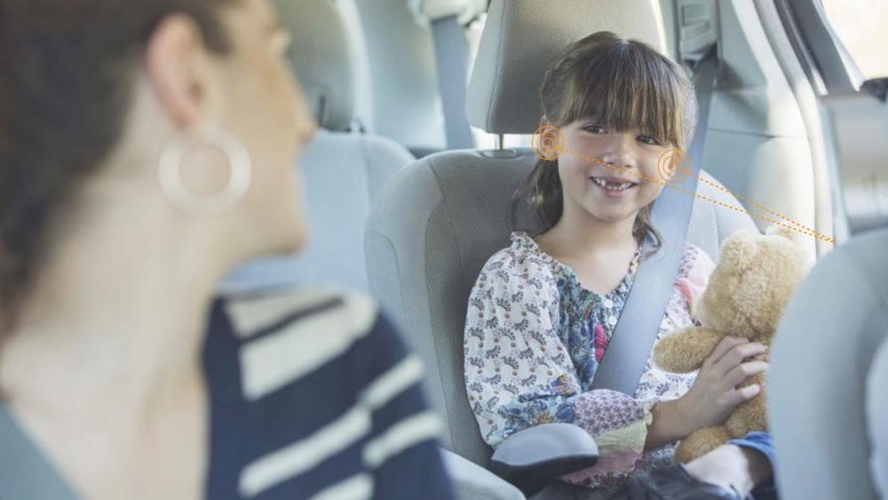 Hệ thống âm thanh thế hệ mới sẽ tạo được không gian riêng tư cho mỗi hành khách trên xe thông qua công nghệ cảm biển dò bướng và phát sóng âm hướng đối tượng.