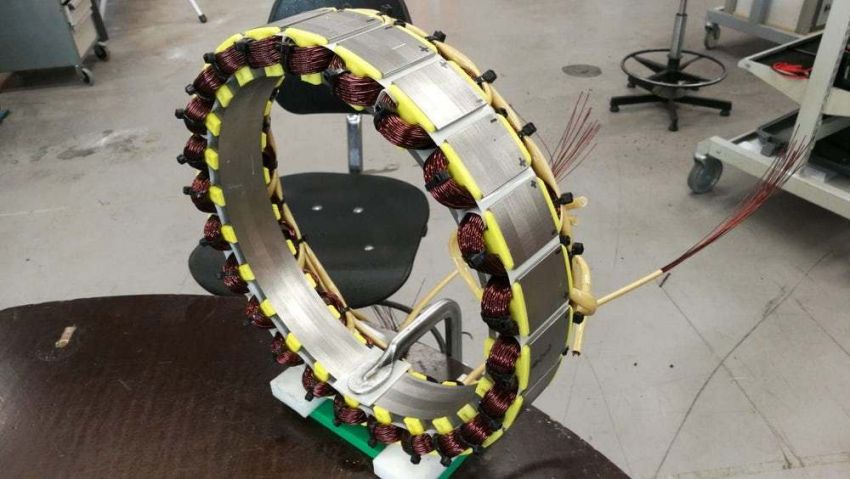 Mô-tơ điện của xe được đặt bên trong bánh sau