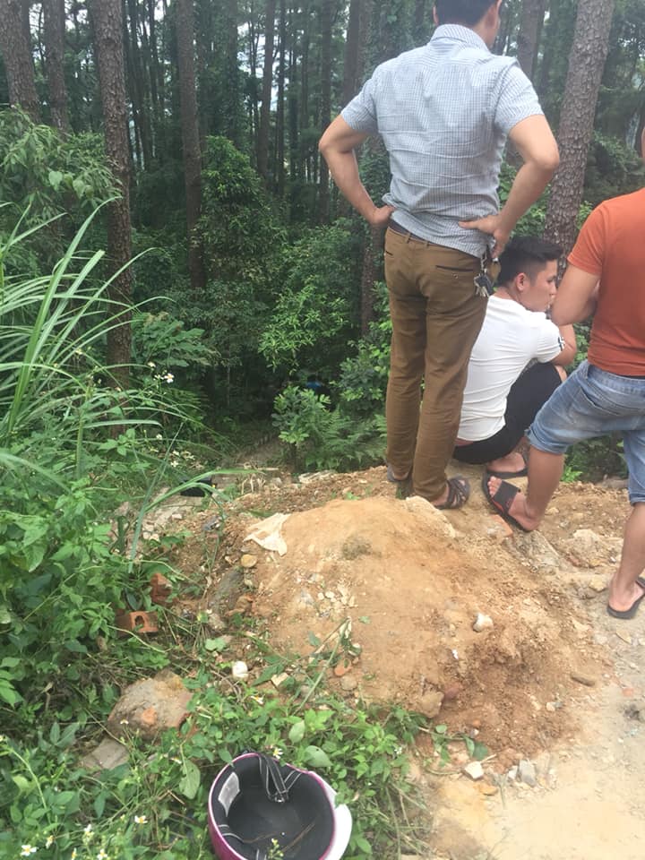 Vị trí chiếc xe mất lái phi xuống vực sâu