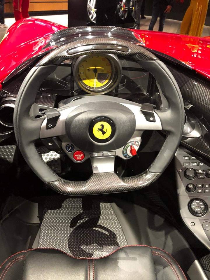 Cận cảnh khoang lái của Ferrari Monza SP1