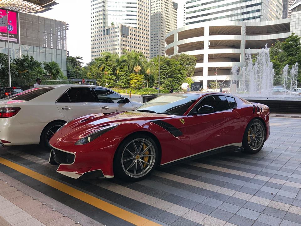 Đây là 1 trong 799 chiếc Ferrari F12tdf được sản xuất trên thế giới