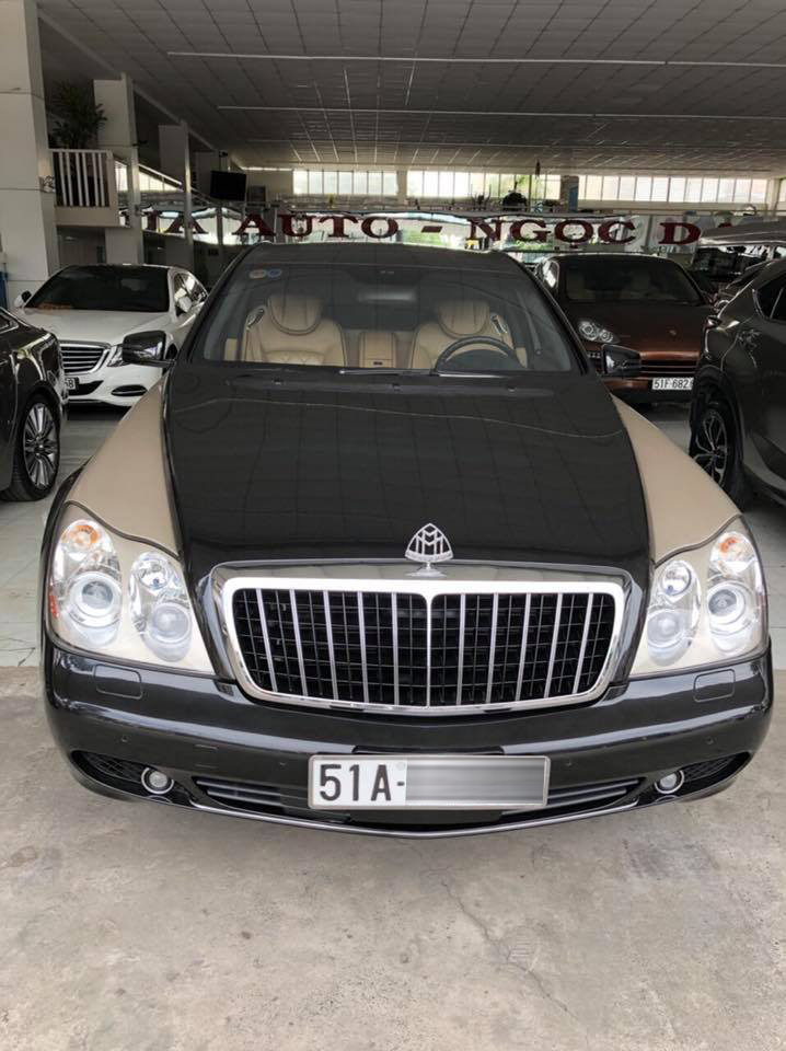 Maybach Zeppelin đắt và hiếm nhất Việt Nam được rao bán tại cửa hàng xe cũ