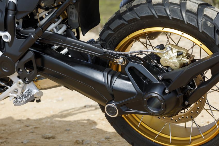 R1250GS 2019 vẫn trang bị gắp đơn phía sau và giảm xóc lò xo trụ R1250GS 2019 vẫn trang bị gắp đơn phía sau và giảm xóc lò xo trụ