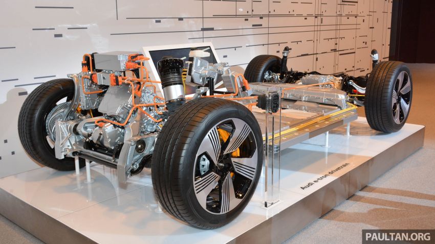 Đánh giá nhanh SUV điện Audi e-tron: hiện đại nhưng không “hại điện”