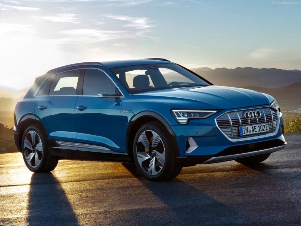 Đánh giá nhanh SUV điện Audi e-tron: hiện đại nhưng không “hại điện”