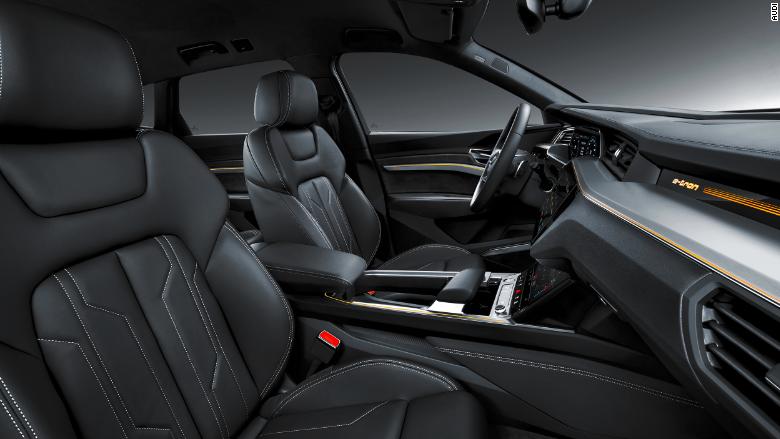 Đánh giá nhanh SUV điện Audi e-tron: hiện đại nhưng không “hại điện”