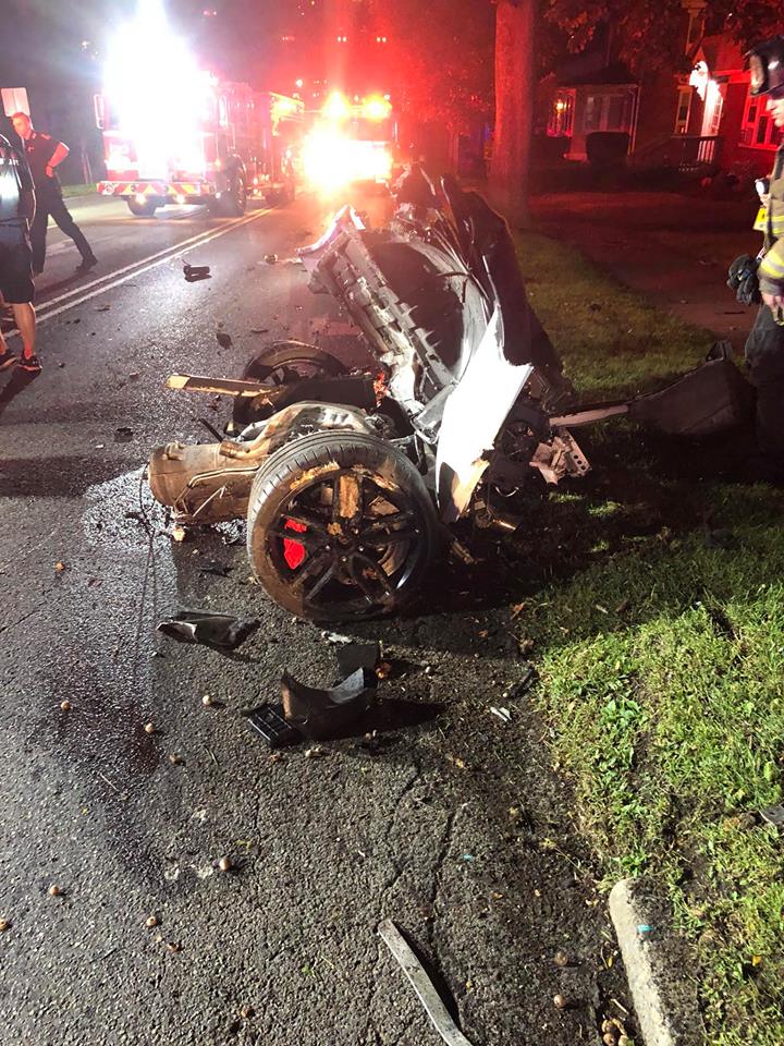 Nửa thân sau của chiếc Chevrolet Corvette