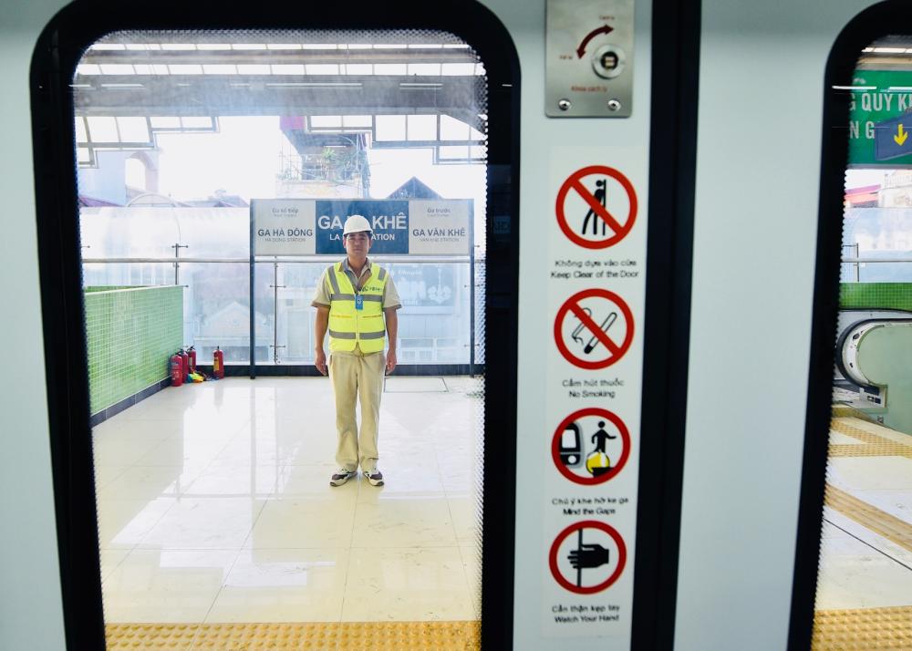 Đoàn tàu rời ga Đoàn tàu rời ga