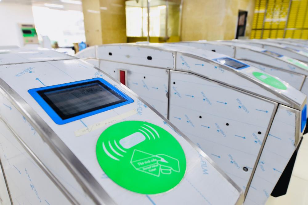 Các cửa soát vé tự động đã được lắp đặt đầy đủ. Các cửa soát vé tự động đã được lắp đặt đầy đủ.