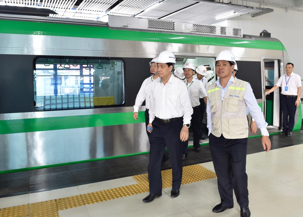 Toàn bộ 13 đoàn tàu của dự án đều chạy thử, xuất phát từ điểm đầu dự án là ga Yên Nghĩa (quận Hà Đông) đi hơn 13 km trên cao tới Cát Linh (quận Đống Đa), mỗi ga đoàn tàu dừng một phút. Toàn bộ 13 đoàn tàu của dự án đều chạy thử, xuất phát từ điểm đầu dự án là ga Yên Nghĩa (quận Hà Đông) đi hơn 13 km trên cao tới Cát Linh (quận Đống Đa), mỗi ga đoàn tàu dừng một phút.