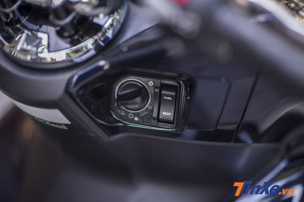 Honda PCX 150cc Hybrid được trang bị hệ thống khoá Smart Key. Honda PCX 150cc Hybrid được trang bị hệ thống khoá Smart Key.
