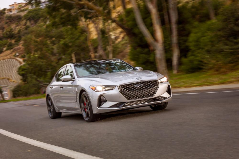 Sedan hạng sang cỡ C Genesis G70 2019