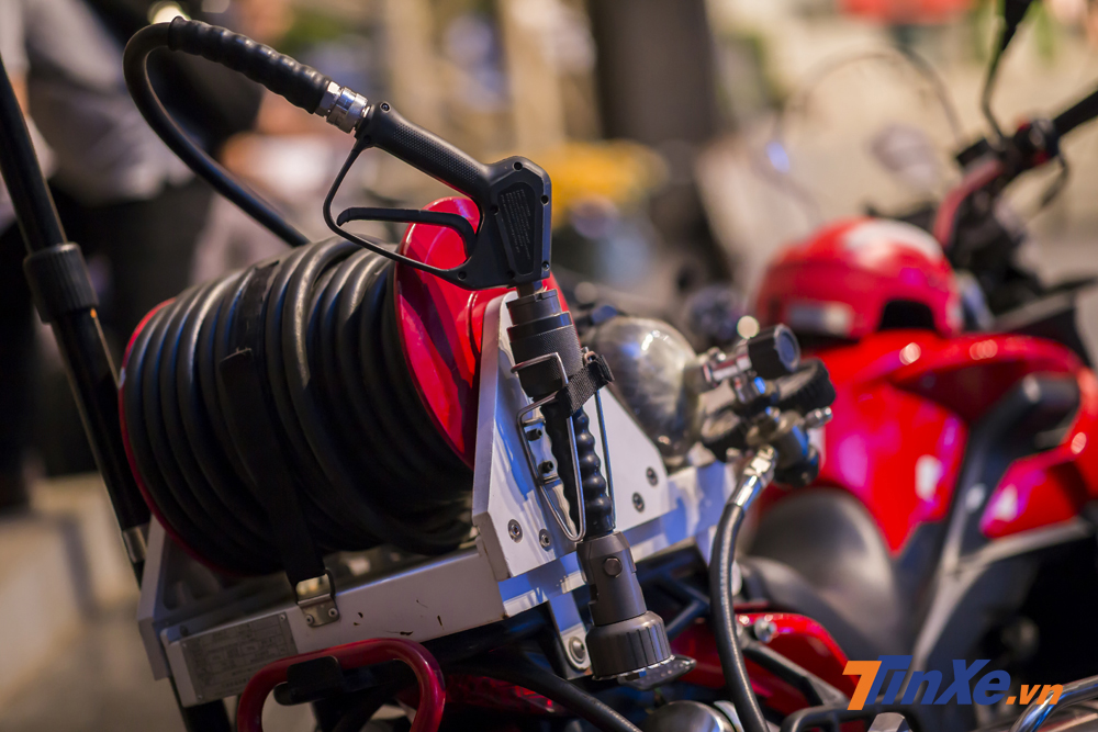 Vòi phun được trang bị trên xe Zongsheng có ba chế độ phun khác nhau tuỳ thuộc vào tình hình thực tế. Vòi phun được trang bị trên xe Zongsheng có ba chế độ phun khác nhau tuỳ thuộc vào tình hình thực tế.