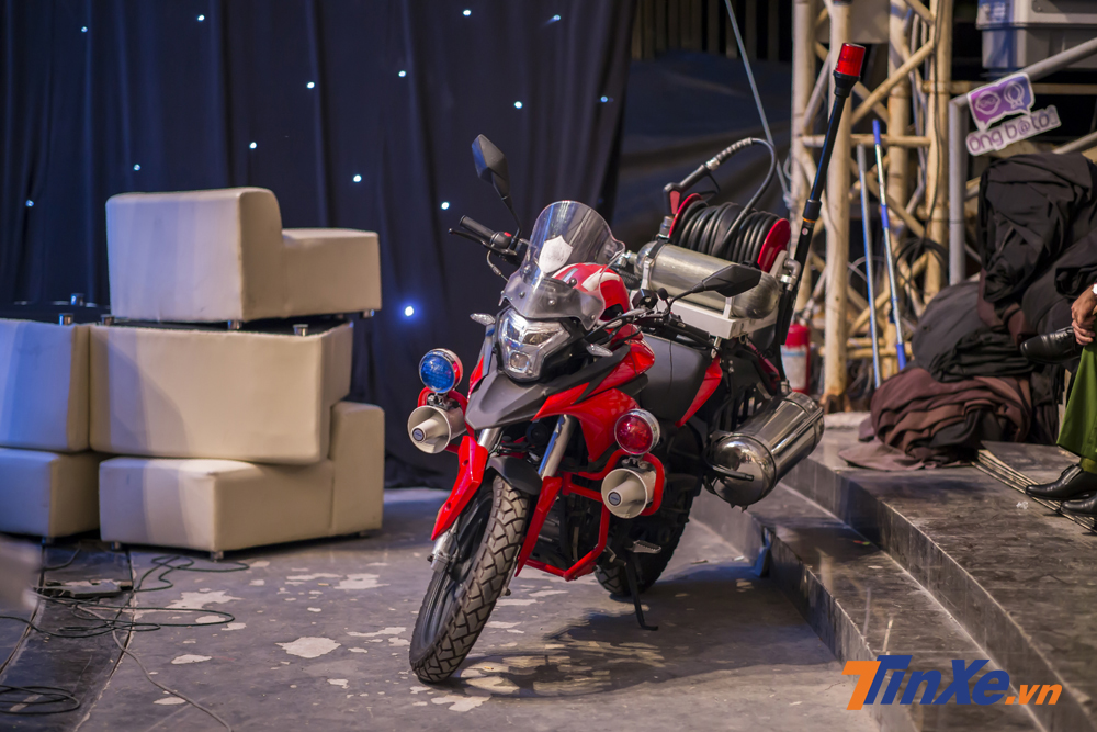 Xe phân khối lớn được trang bị thiết bị cứu hoả. Xe phân khối lớn được trang bị thiết bị cứu hoả.