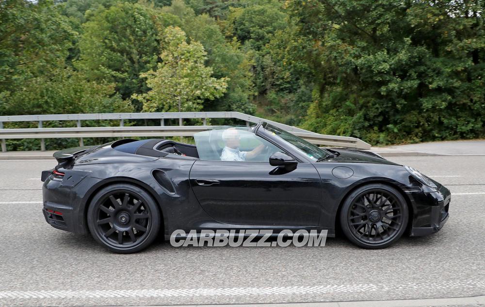 Xe có trang bị một số chi tiết để ngụy trang nhưng nhìn chung là sẵn sàng đưa vào sản xuất rồi