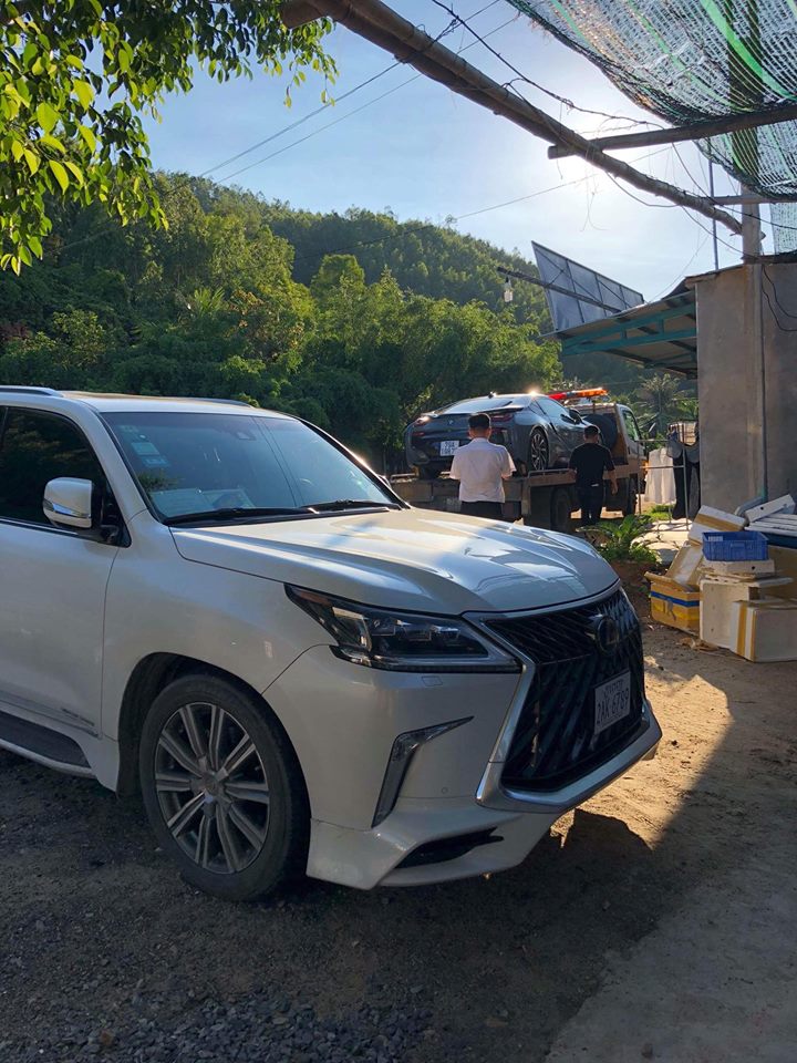 Lexus LX 570 cũng sẽ góp mặt trong hành trình Adam Tour