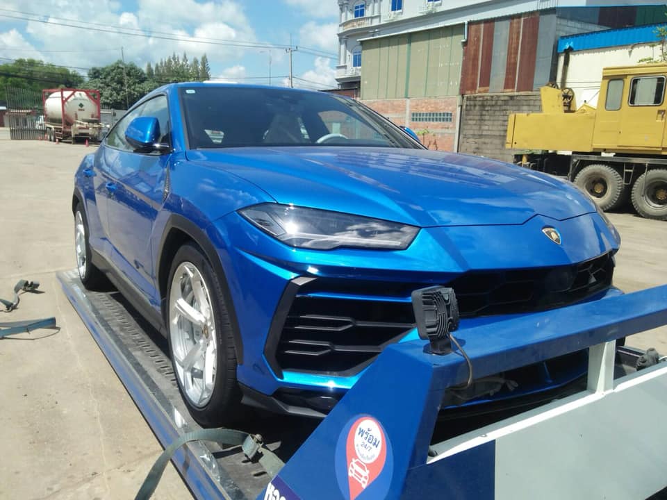 Siêu SUV Lamborghini Urus thứ 2 cập bến Campuchia