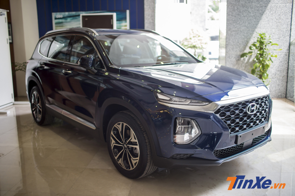 Ngoại thất của Hyundai Santa Fe 2019 khá bắt mắt với thiết kế có nhiều điểm tương đồng với người anh em Hyundai Kona.