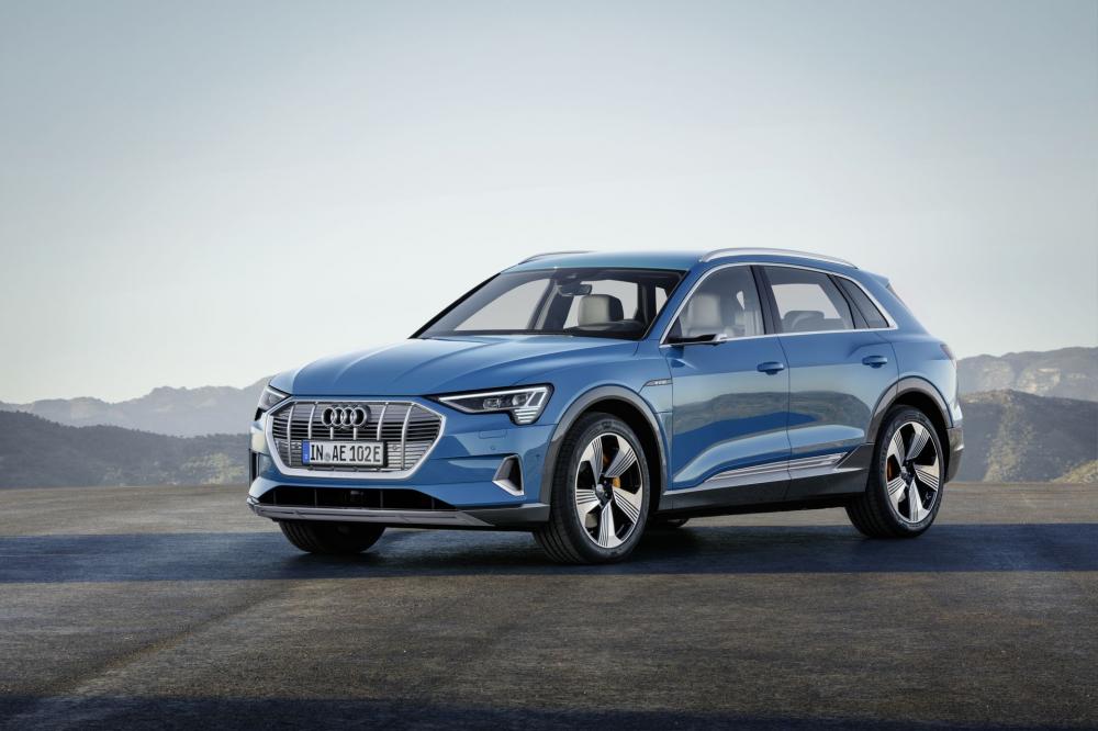 Audi e-tron là mẫu xe điện hạng sang gây chú ý nhất mới được ra mắt