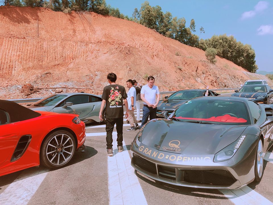 Siêu xe Ferrari 488 GTB màu xám này từng thuộc sở hữu của Cường Đô-la
