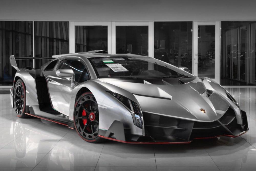 Một đại lý siêu xe đến từ Đức đã mạnh dạn hét giá chiếc Lamborghini Veneno Coupe này lên 9,5 triệu đô
