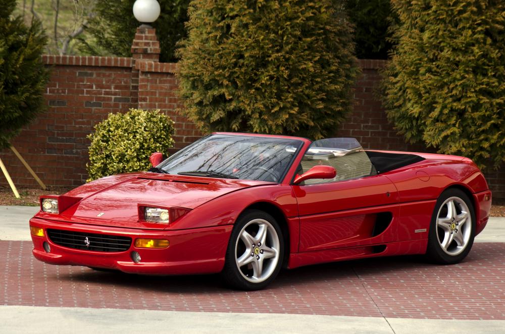 Siêu xe mui trần Ferrari 355 Spider với đèn pha có thể thò lên hoặc thụt xuống khá lạ mắt Siêu xe mui trần Ferrari 355 Spider với đèn pha có thể thò lên hoặc thụt xuống khá lạ mắt