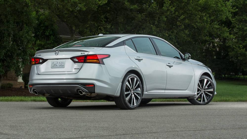 Nissan Altima 2019 được trang bị tốt ngay từ bản tiêu chuẩn