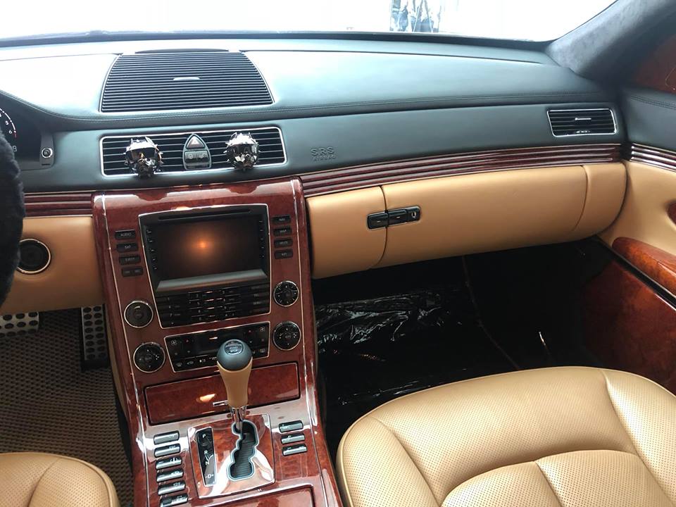 Cận cảnh khoang lái của Maybach 57S màu đồng độc nhất Việt Nam
